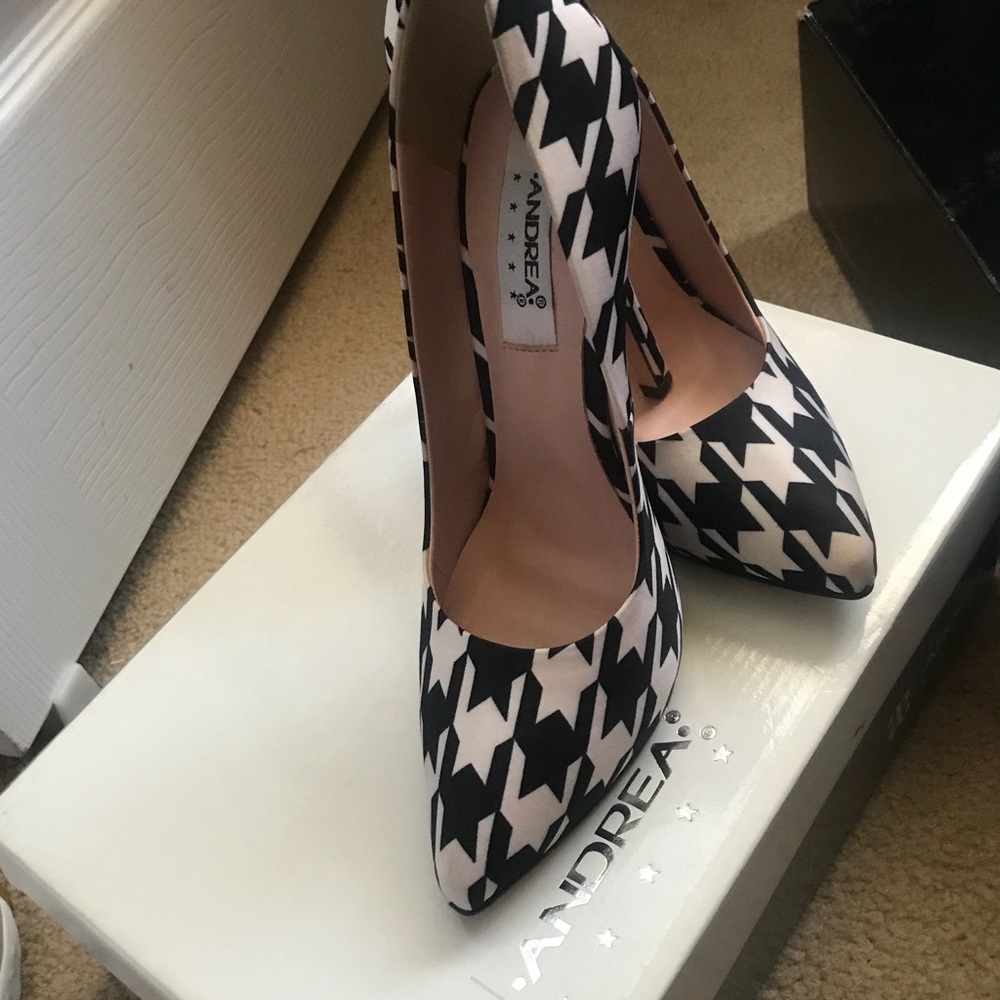 High heel shoes 👠